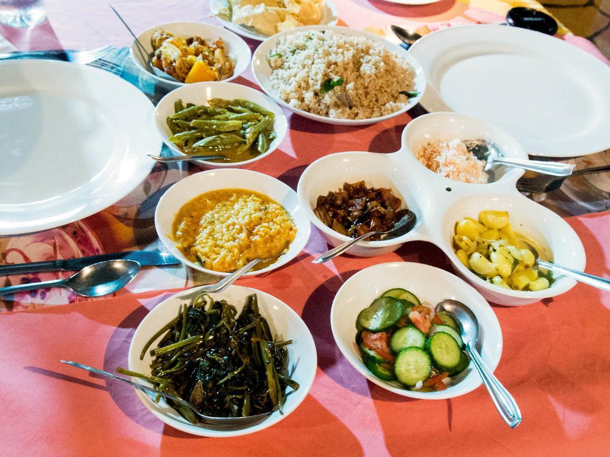 Vinish Inn Nallathanniya ภายนอก รูปภาพ